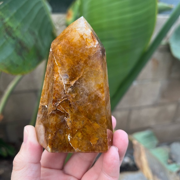 Golden Healer Crystal Tower - Picture 4 of 12